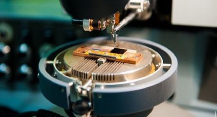 新材料突破 俄科学家研发出革命性电子专用材料，助力设备微型化与高速化